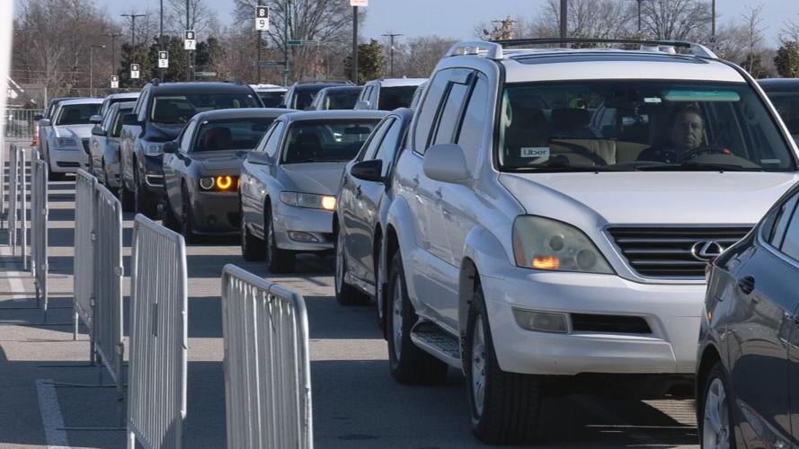 Vehicles lined up at Churchill Downs COVID-19 testing site (Jan. 10, 2022)