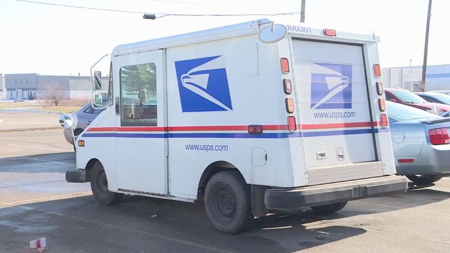 INDY MAIL TRUCK DRIVER ROBBED 3.png