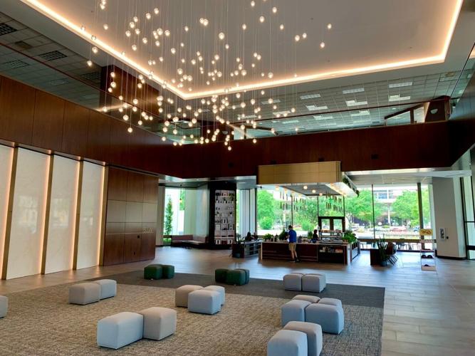 500W Building