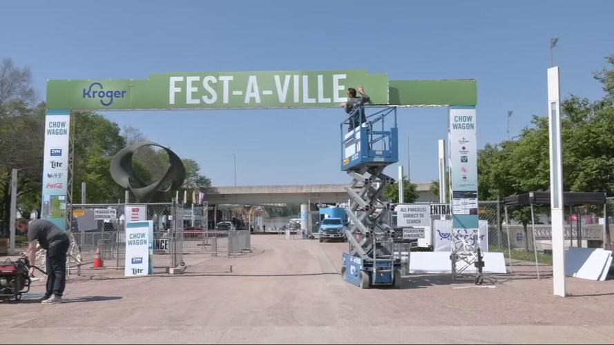 Entrance to Kroger Fest-A-Ville