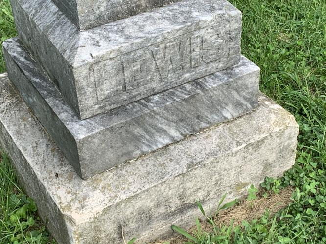 Oliver Lewis tombstone.JPG