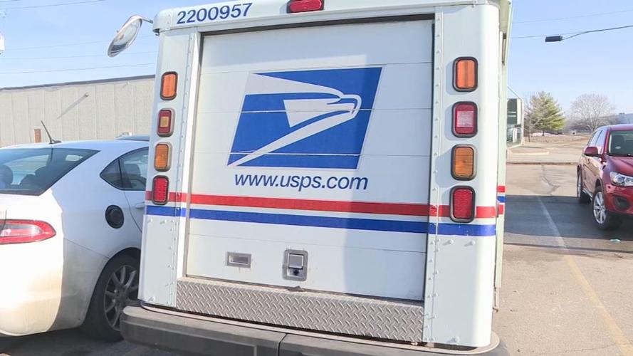 INDY MAIL TRUCK DRIVER ROBBED 2.png