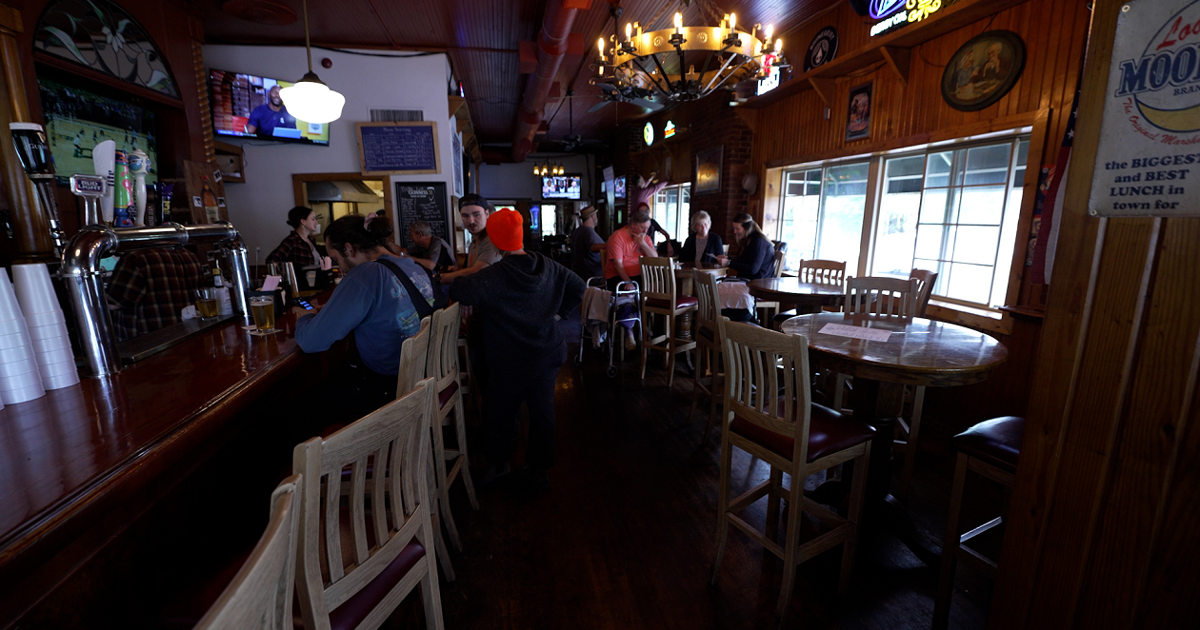 Spring Street Bar and Grill interior | | wdrb.com