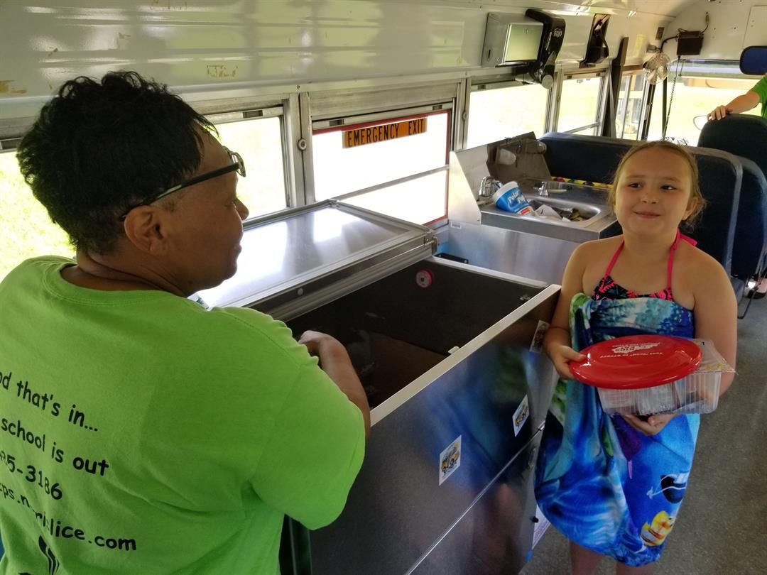 JCPS Aims To Hand Out 300,000 Free Meals This Summer | Education | Wdrb.com