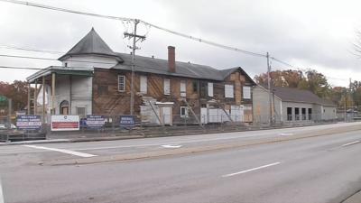 Colonial Gardens from street - 11-5-18