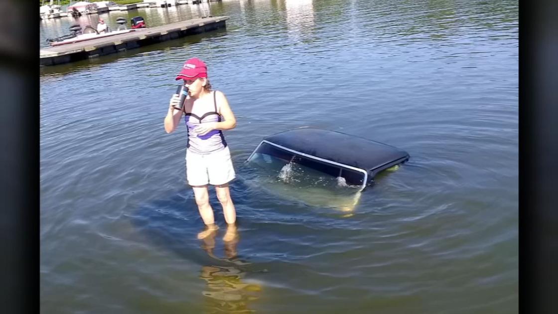 Picture Of Southern Indiana Woman Standing On Sinking Truck Goes Viral News Wdrb Com