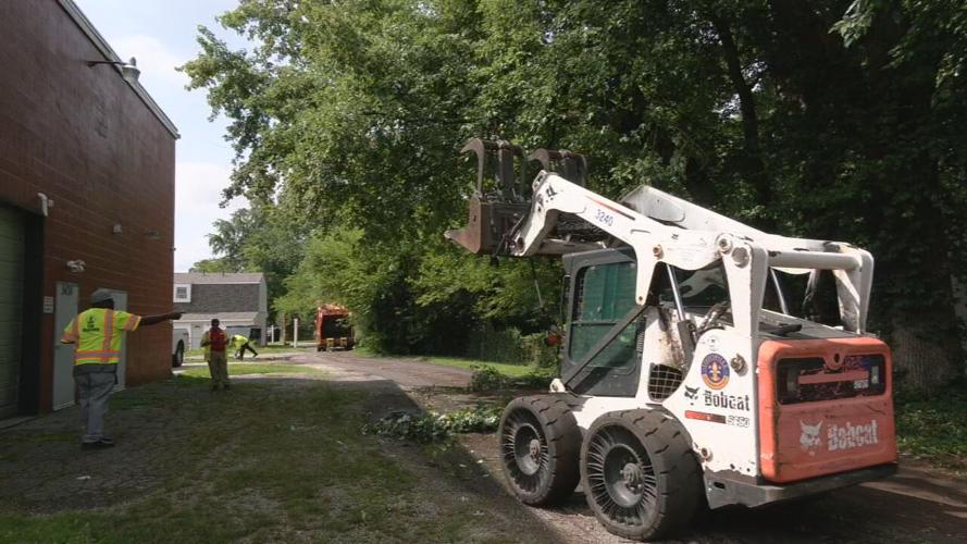 Alley Action Crew works to clean alleyways across Louisville
