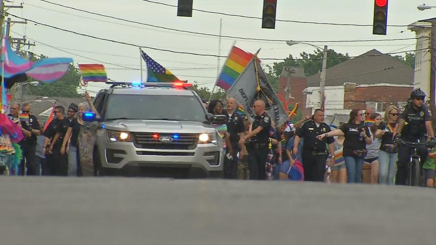 KENTUCKIANA PRIDE PARADE 10VO.transfer_frame_73.jpg