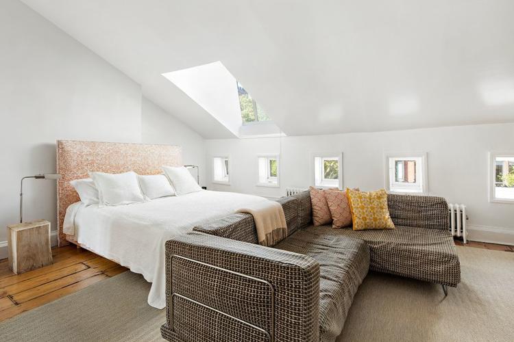 Elaine's townhome 18 via listing.jpg