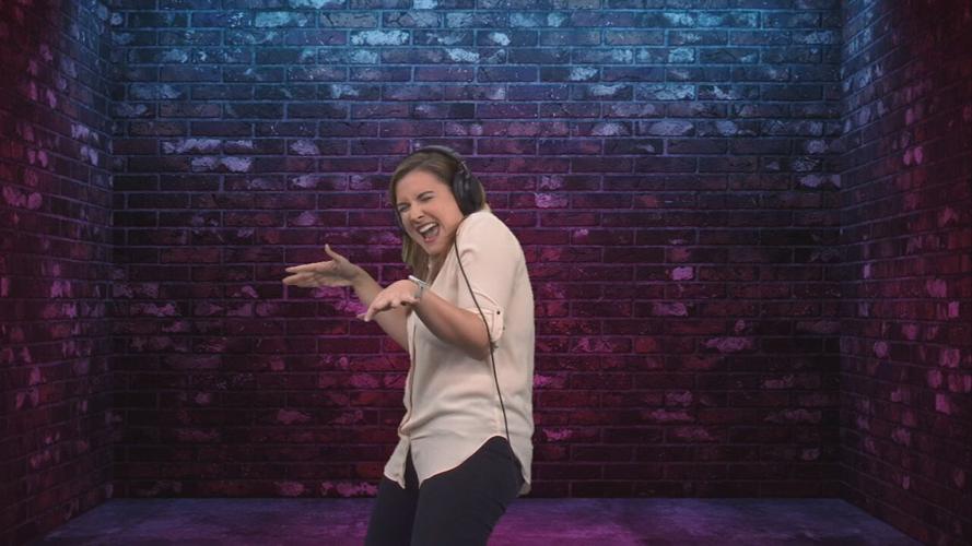 CHRISTIE HEADPHONE KARAOKE