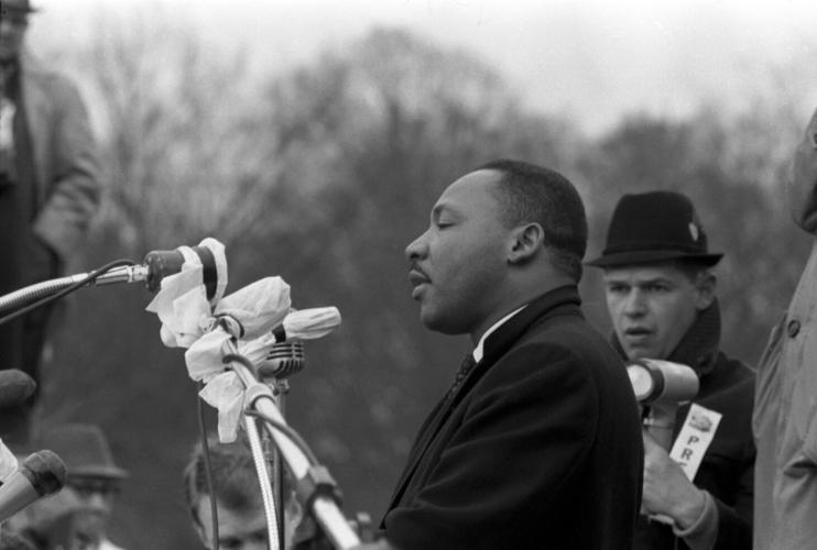 Martin Luther King speaks in Frankfort 1964.jpg