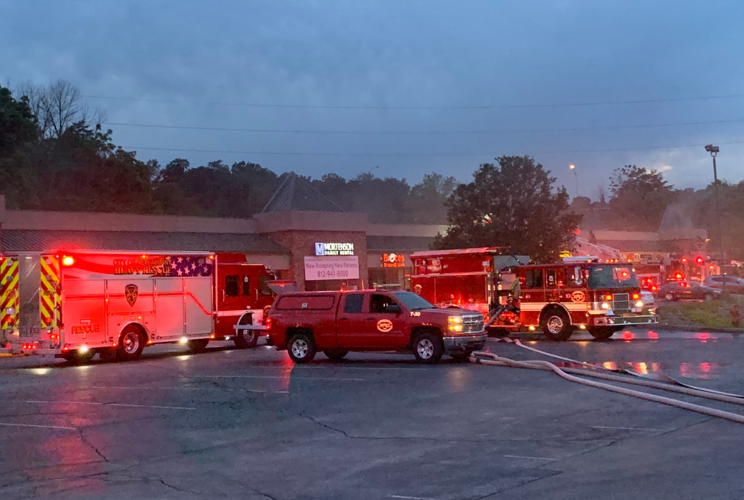 New Albany strip mall fire 5-26-20.PNG