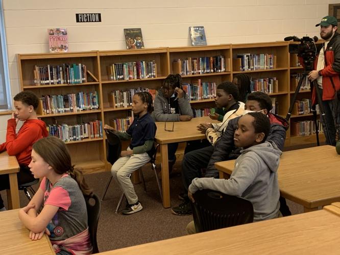 LMPD officers and Cane Run Elementary students take part in G.R.E.A.T. gang avoidance program