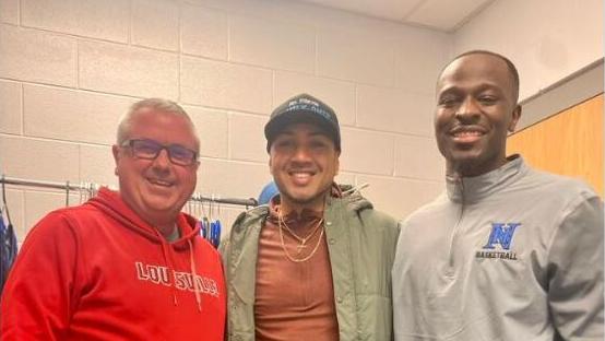 Peyton Siva goes to North Hardin game