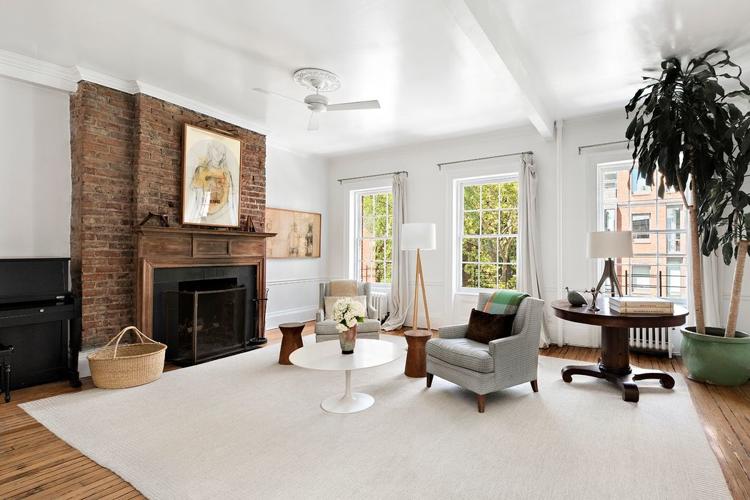 Elaine's townhome 14 via listing.jpg
