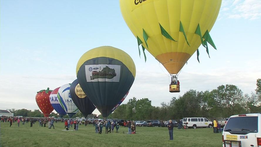 Balloons lift off from Bowman Field for KDF Great Balloon Rush Hour Race