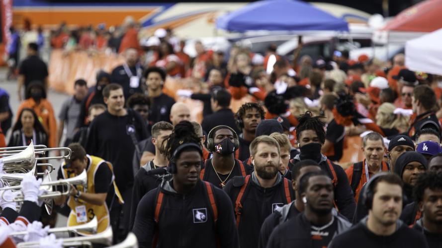 Louisville arrives in Atlanta