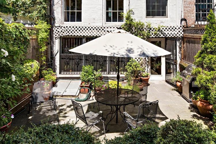 Elaine's townhome 9 via listing.jpg