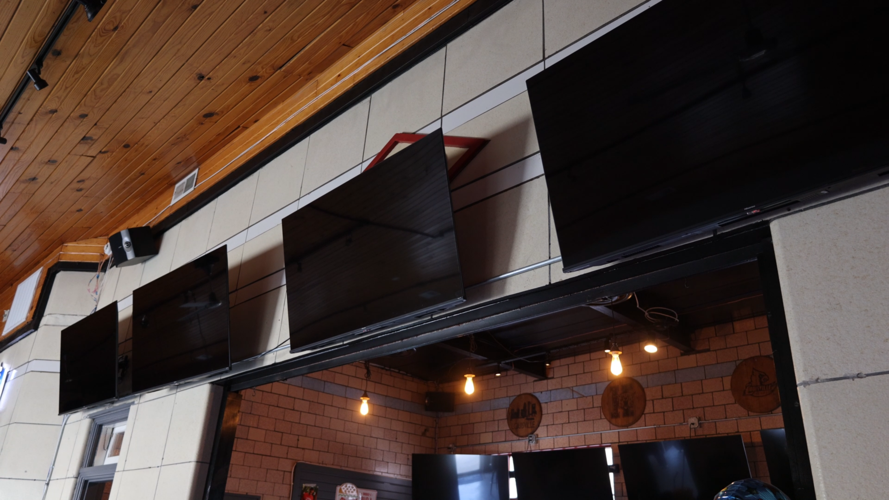 TVs at Highlands Bar and Grill
