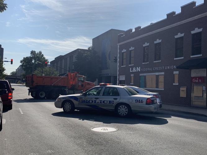 DOWNTOWN LOUISVILLE - BARRICADES - 9-22-2020 2.jpg