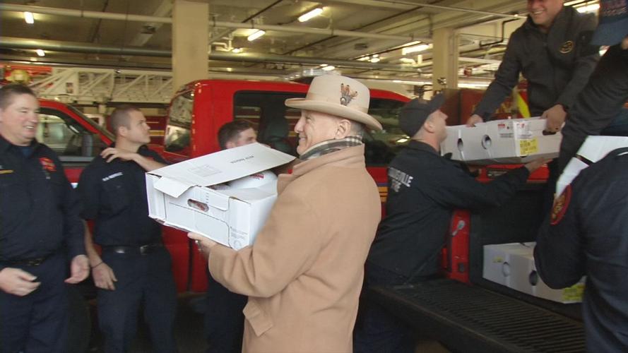 Jeff Ruby donates free turkeys to first responders (Nov. 15, 2019)