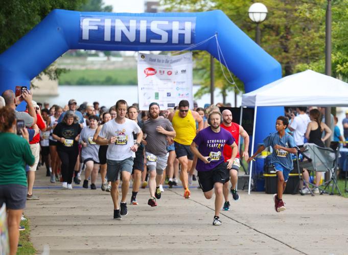 Runners start at Race to Cure Sarcoma.JPG