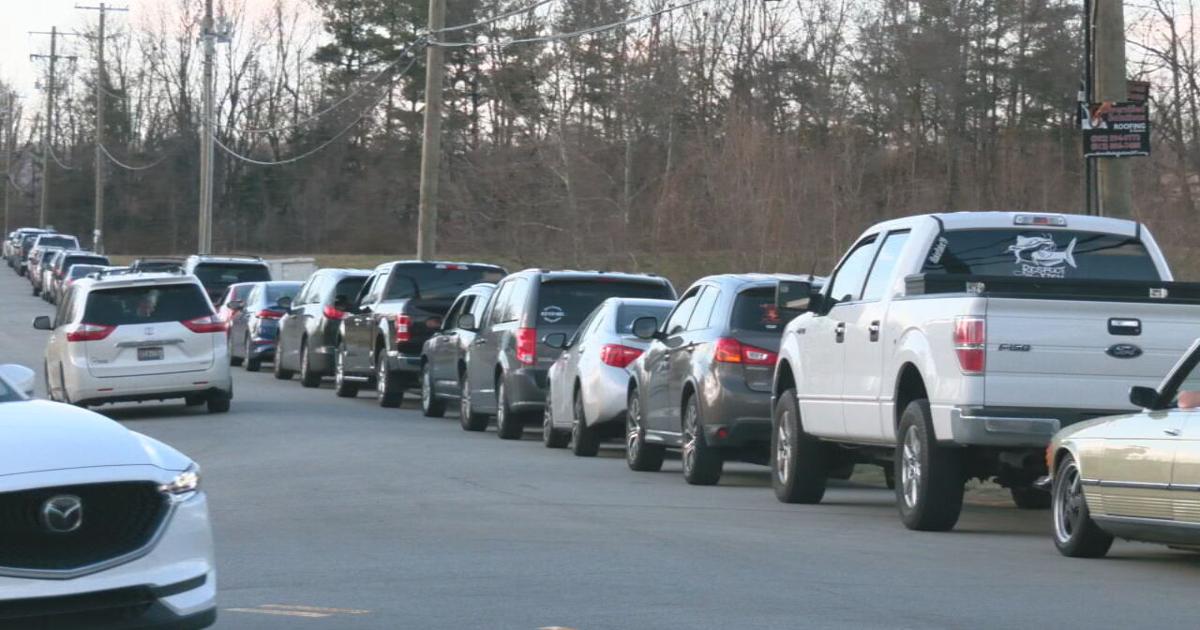 Long car-rider lines at JCPS schools causing traffic jams on Louisville ...