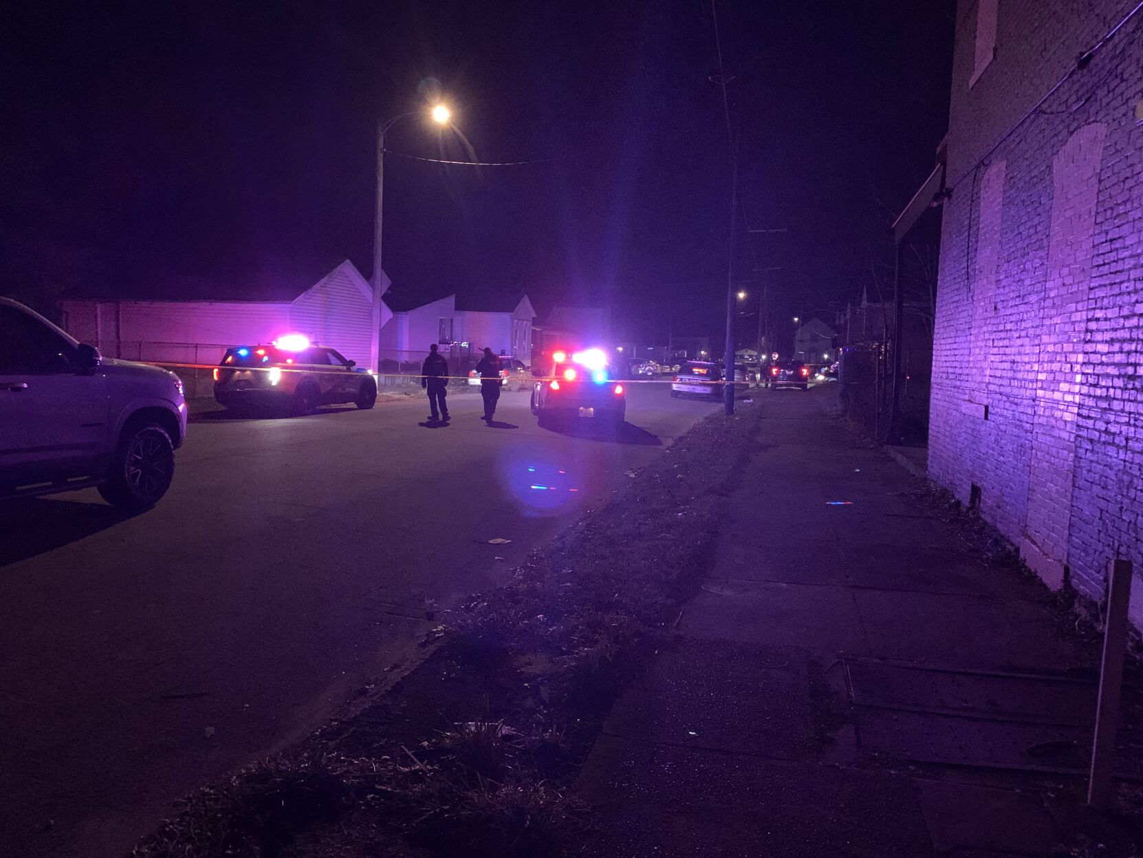 1 Dead, 1 In Critical Condition In Police Shooting Following 'domestic ...