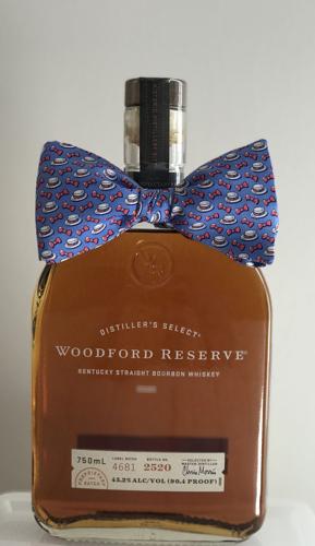 WOODFORD RESERVE BOTTLE - WITH BOWTIE - DERBY AT HOME 2020.jpg