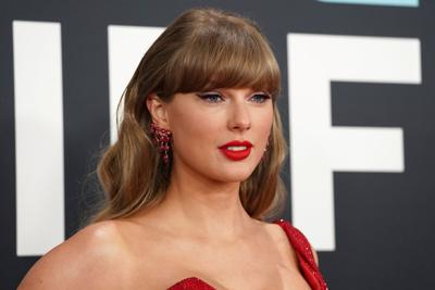 Taylor Swift at Grammys