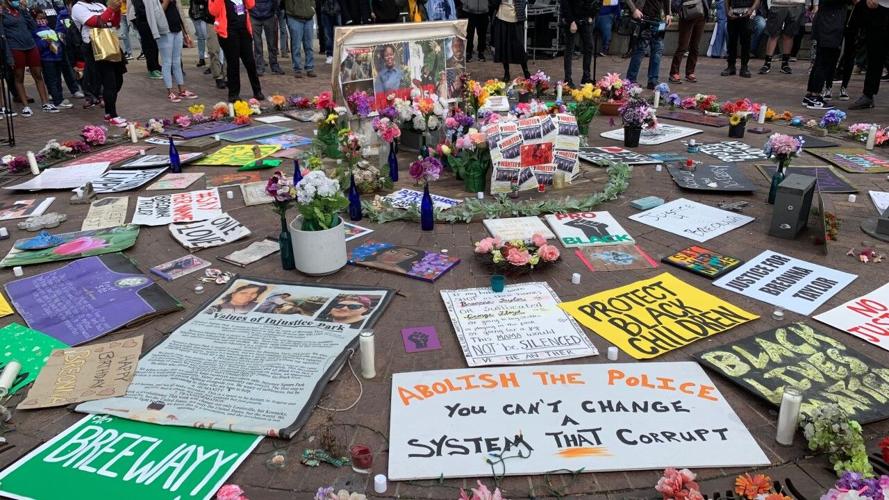A memorial for Breonna Taylor at Jefferson Square Park