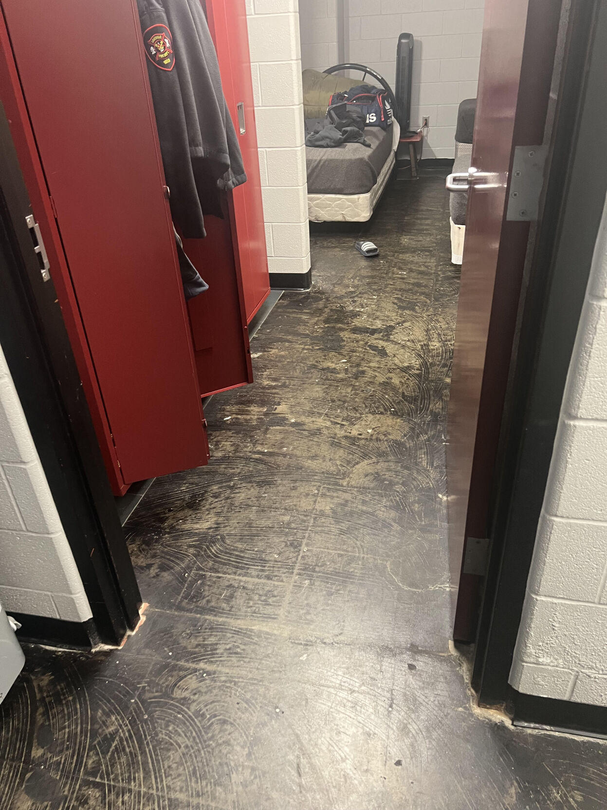 No flooring 3rd district engine 1