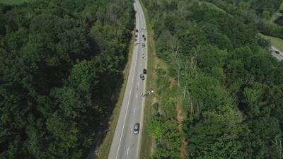 2 people die in rollover crash on I-71 in Oldham County