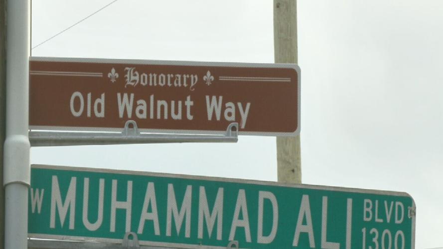 Old Walnut Way historical street marker