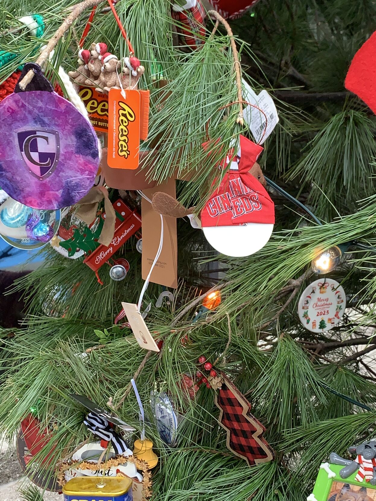 JINGLE TREE ORNAMENTS 2023  (6).jpg