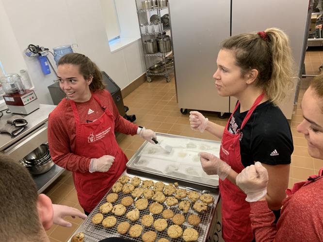 U of L athletes volunteer at Ronald McDonald House (Jan. 20, 2020)