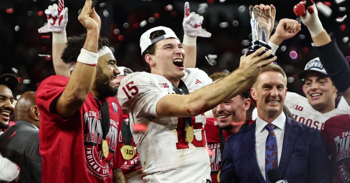 クロフォード |インディアナ州が試合でスタン、オハイオ州立大学を 13-10 で破り、ビッグ 10 のタイトル、ランキング 1 位を獲得 クロフォード |インディアナ州が試合でスタン、オハイオ州立大学を 13-10 で破り、ビッグ 10 のタイトル、ランキング 1 位を獲得