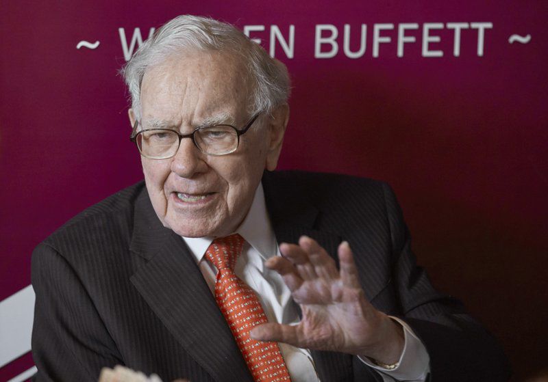 Video Bill Gates Offered A Hilarious Gift To Warren Buffett On His 90th Birthday National Wdrb Com