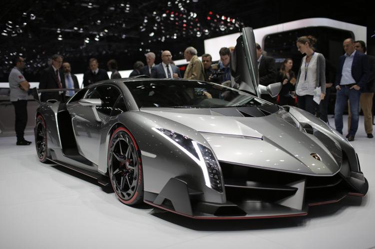 Lamborghini Veneno 9-29-19 AP.jpeg