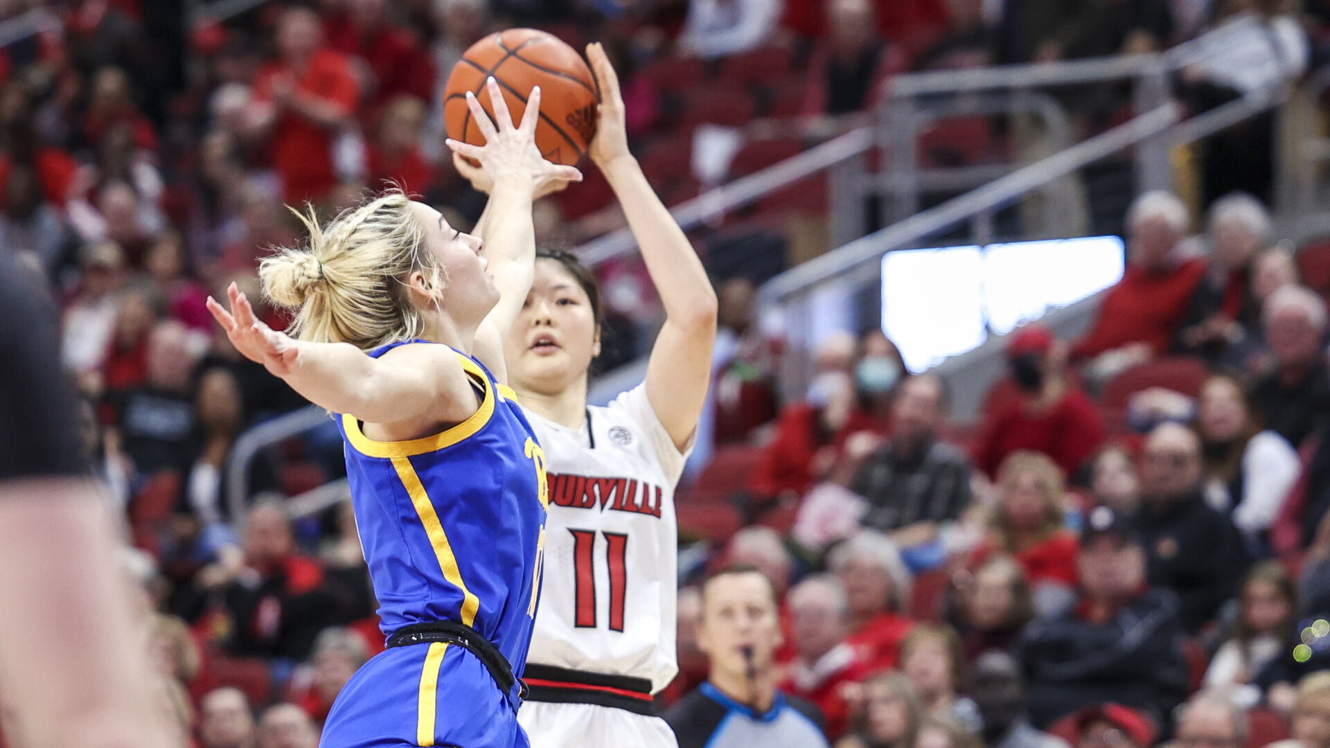 CRAWFORD | Louisville women have to scrap, pull away late to beat