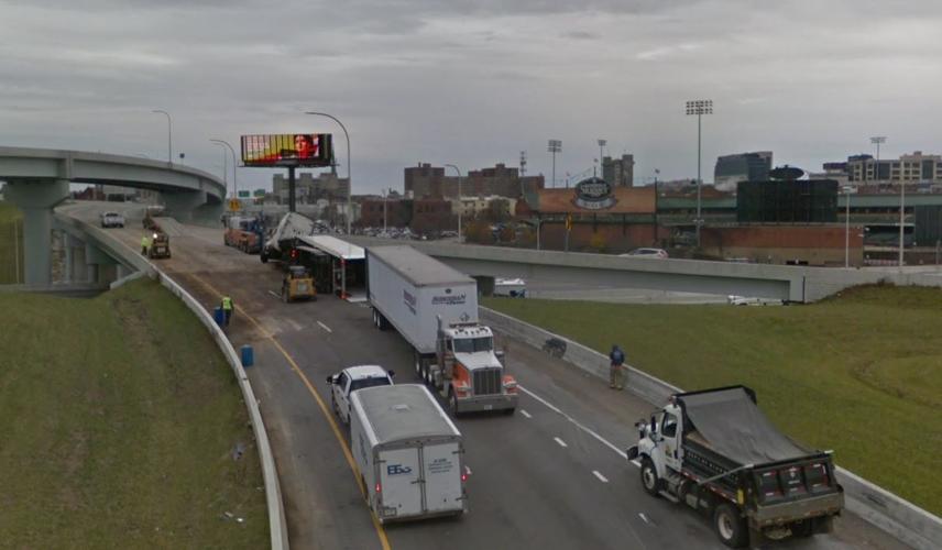 Crash on I-65 South ramp