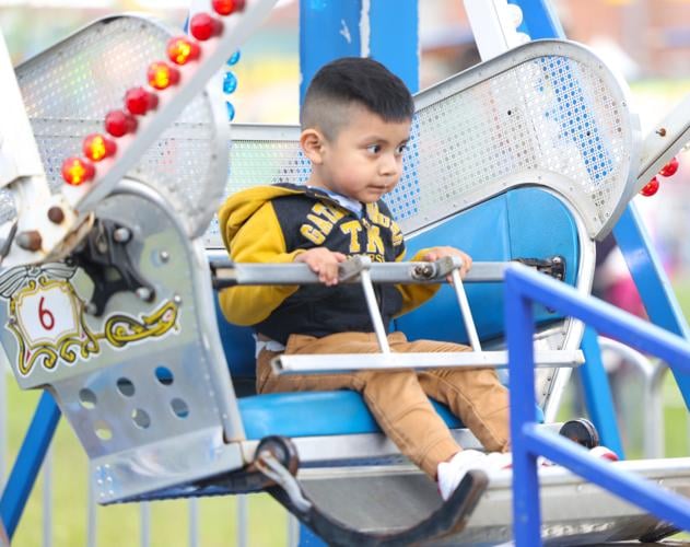 Boy waits for ride at Chow Wagon.JPG