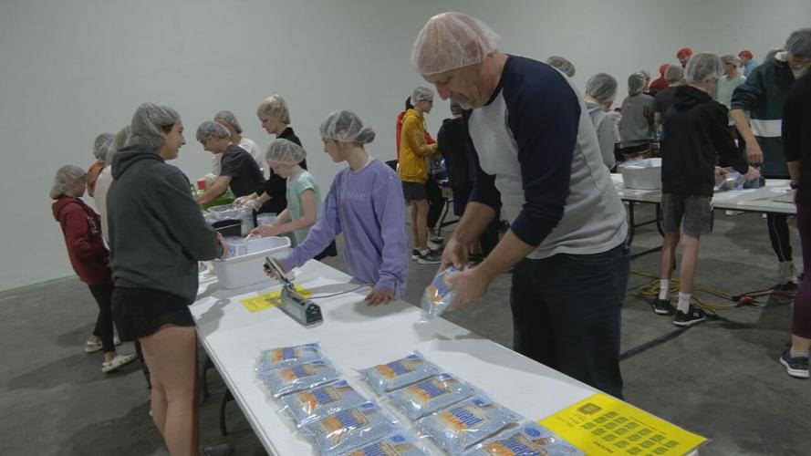 Kentucky students pack meals for Ukraine (3).jpeg