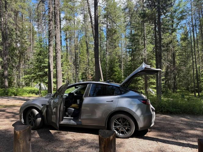 Deidrea Pickett and Nicholas Pickett's car