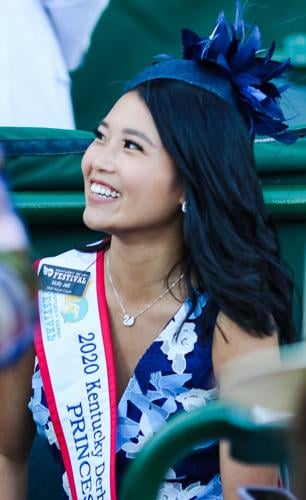 Kentucky Derby scenes-5.jpg