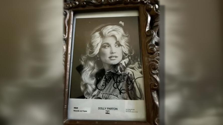 Dolly Parton signed photo