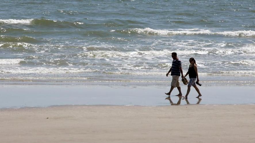 galveston beach-RXgF5CUkivhOBKocoTClVQJ-680x383 AP.jpg