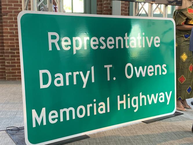 Rep. Darryl T. Owens Memorial Highway sign