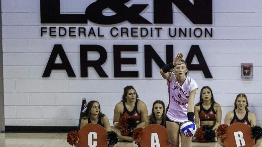 Louisville_Volleyball_9649.jpg