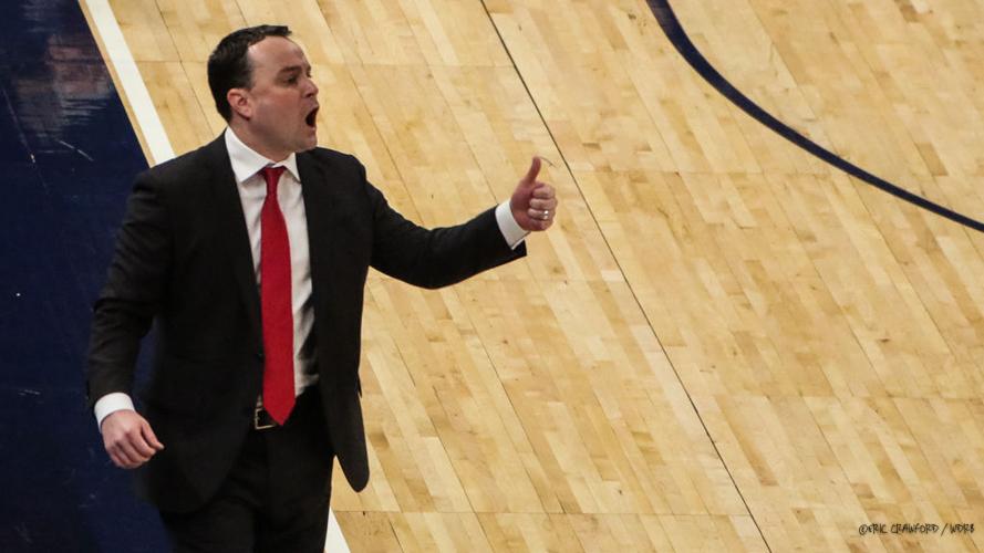 Archie Miller sideline